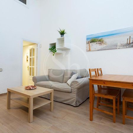 Practico Apartamento Cerca De Estacion De Sants 巴塞罗那 外观 照片